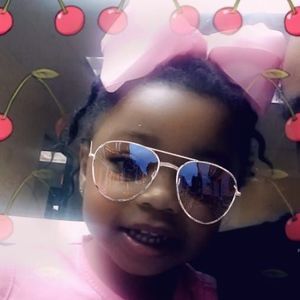 Meet your Posher, Monique